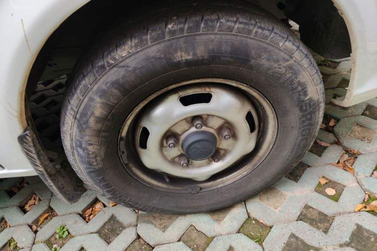 Used JMC Fushun 2022 2.0T Manual Multi-Function Passenger Vehicle Short Wheelbase Low Roof 6-Seater