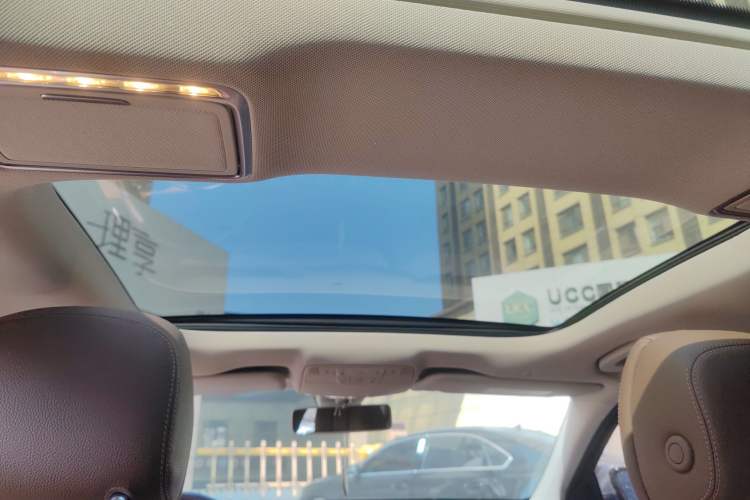 Used Mercedes-Benz E-Class 2018 Facelift E 300 L Luxury Edition
