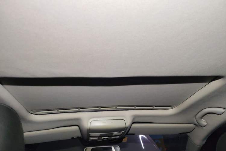 Used Volkswagen Sagitar 2012 1.6L Automatic Comfort Edition Headliner