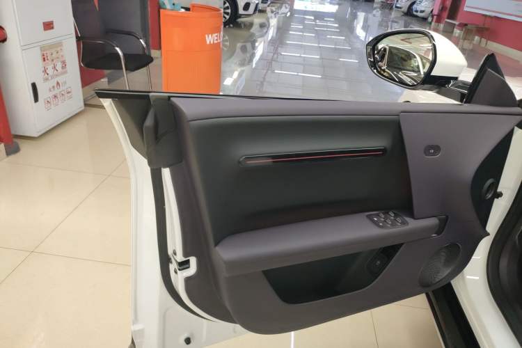 Used Avatr 06 2025 Max All-Electric Version