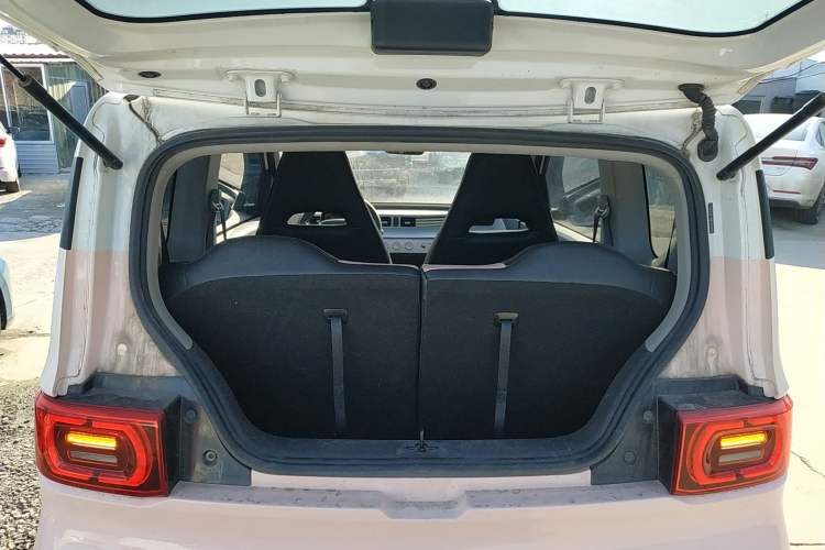 Used Wuling Hongguang MINIEV 2021 Macaron Premium Model – Lithium Iron Phosphate
