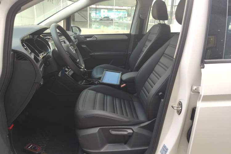 Used Volkswagen Touran 2018 Volkswagen Touran L 280TSI DSG Comfort Edition 7 Seats China VI Standard
