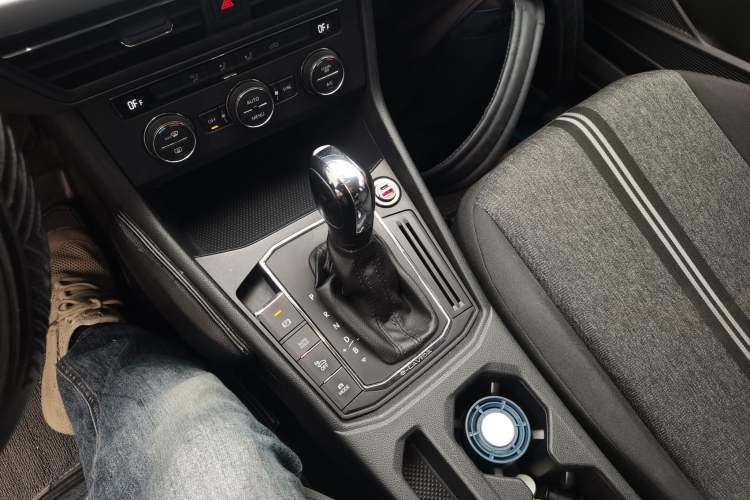 Used Volkswagen Lavida Pure Electric 2019 Enjoyment Edition Gear Lever