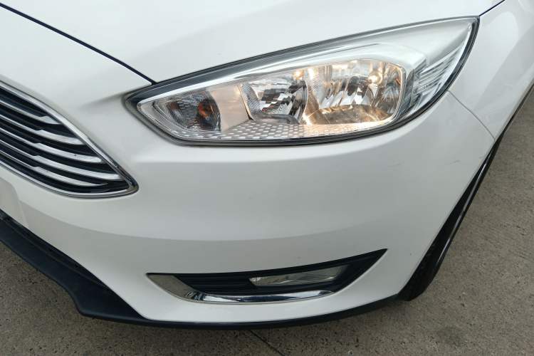Used Ford Focus 2015 Sedan 1.6L Automatic Trend Model Left Front Headlight