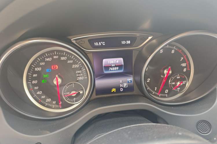 Used Mercedes-Benz GLA 2018 GLA 200 Sport Edition Odometer Close Up