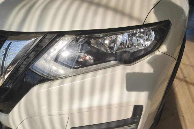 Used Nissan X-Trail 2019 2.0L CVT Smart Connect Comfort Edition 2WD Left Front Headlight