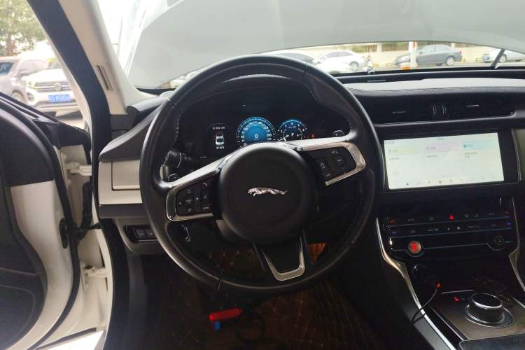 Used Jaguar XFL 2019 XFL 2.0T 250 PS Two-Wheel-Drive Luxury Edition
