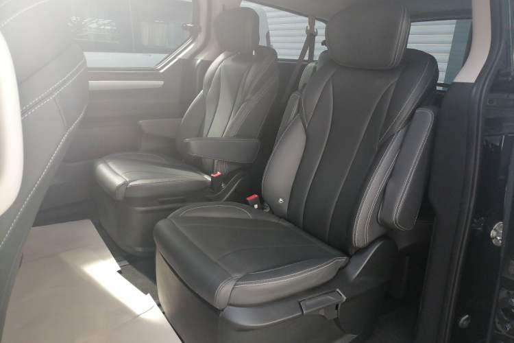 Used SAIC MAXUS G20 2023 Facelifted ES 2.0T Gasoline Automatic Value Edition
