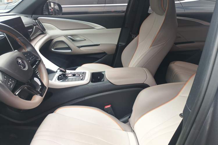 Used BYD Song Pro New Energy 2023 Champion Edition DM-i 71KM Navigation Model