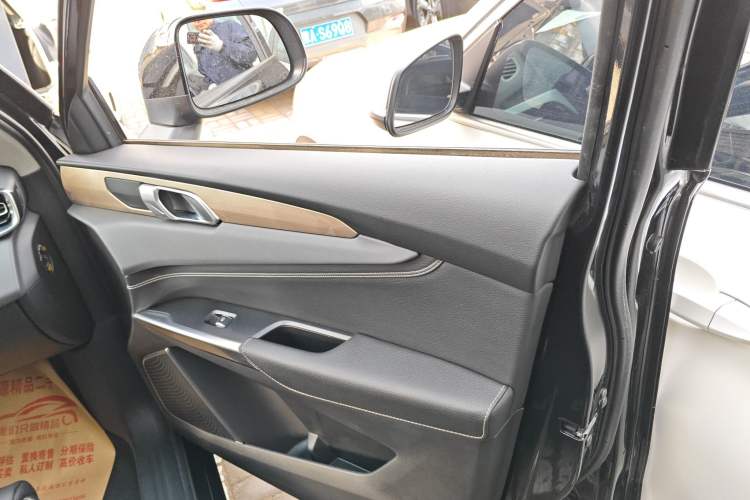 Used Lynk & Co 01 2020 2.0T Two-Wheel Drive Pure Pro Version China VI Standard
