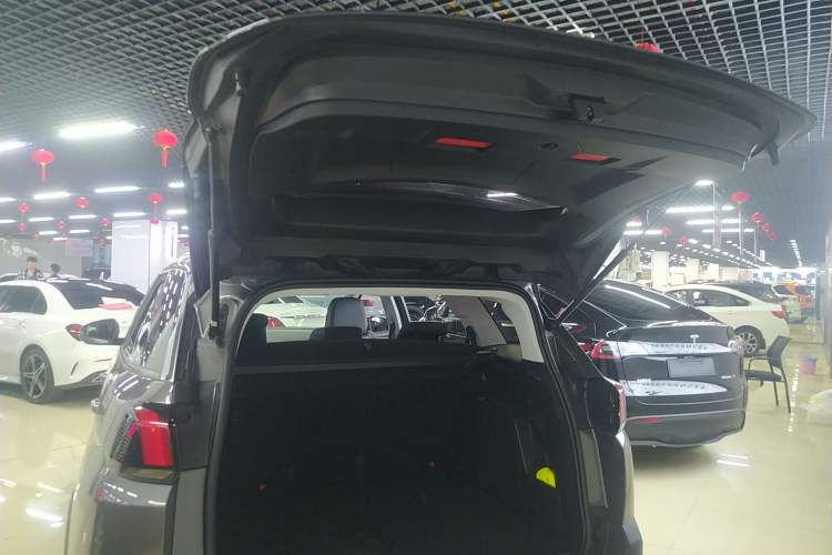 Used Peugeot 5008 2017 350THP 5-Seat Elite Edition Trunk