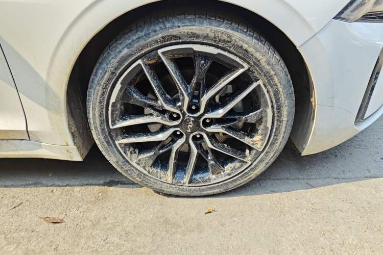 Used Kia K5 2021 380T GT-Line Refreshed Edition Right Front Wheel Hub