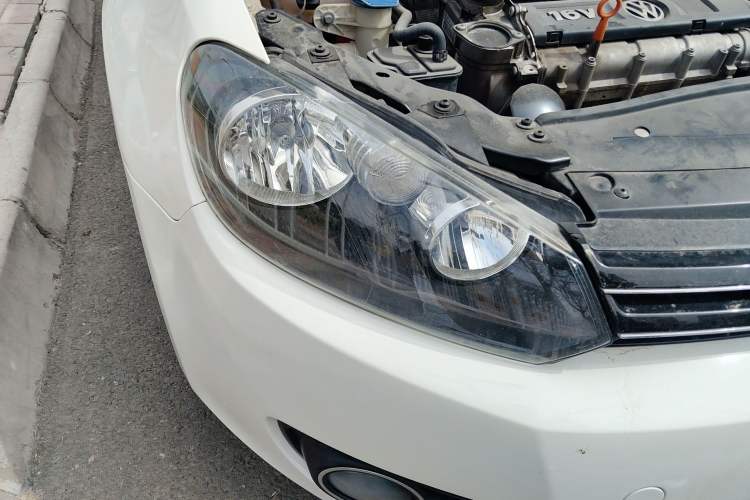 Used Volkswagen Golf 2012 1.6L Automatic Comfort Model Right Front Headlight