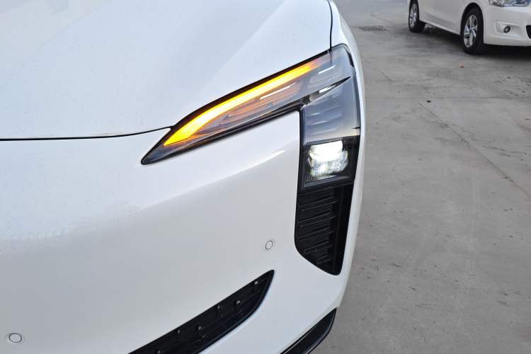 Used Hongqi EH7 2025 600 Smart Selection Edition
