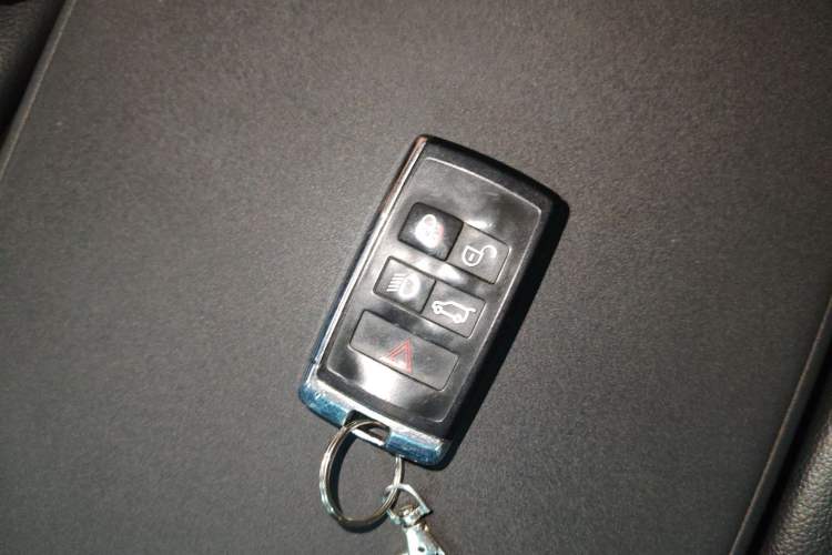 Used Land Rover Discovery 2018 3.0 SC V6 SE
