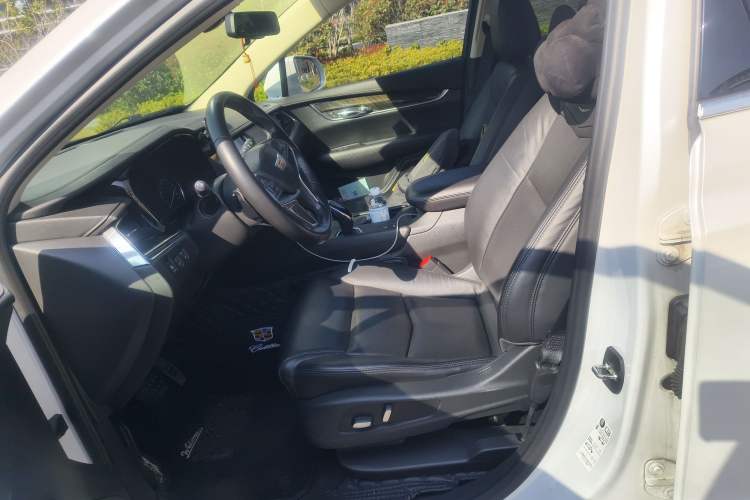 Used Cadillac XT5 2018 25T Luxury Model