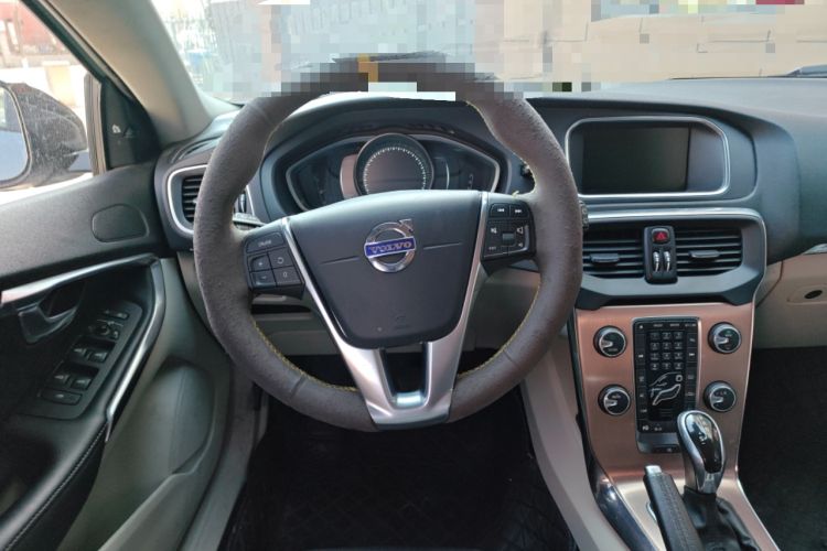 Used Volvo V40 2014 Cross Country T5 AWD Smart Luxury Edition
