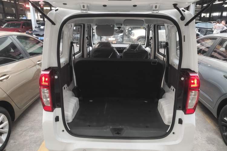 Used Wuling Zhiguang New Energy 2025 Comfort Model