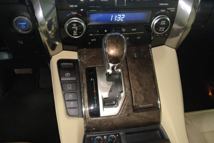 Used Toyota Alphard 2021 Dual-Motor 2.5L Premium Edition