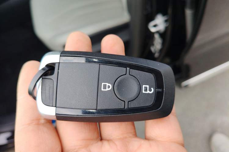 Used Ford Escape 2020 EcoBoost 245 Two-Wheel-Drive Titanium Edition