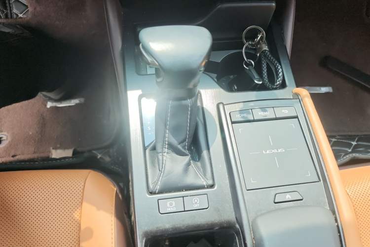 Used Lexus ES 2018 200 Excellence Edition China V Standard Gear Lever