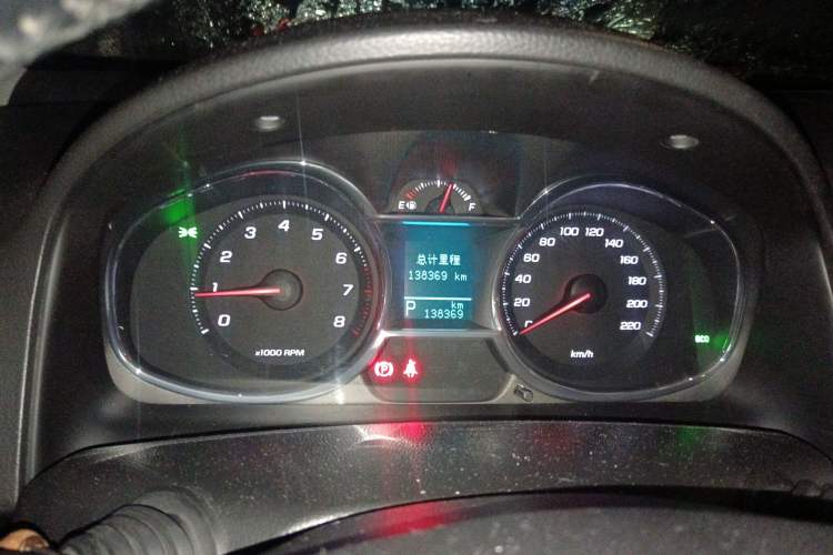 Used Chevrolet Captiva 2015 2.4L 4x4 Flagship Edition 7-Seater
