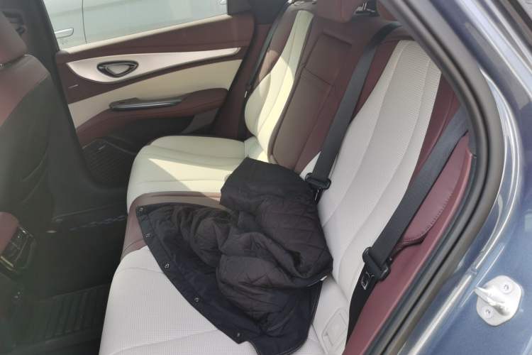 Used BYD Seal 07 DM-i 2025 Intelligent Driving Version DM-i 1.5L 125 km Prestige Edition Left Rear Seat