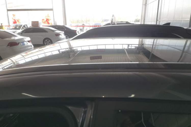 Used CHANGAN OSHAN X5 2021 1.6L CVT Luxury Version Roof