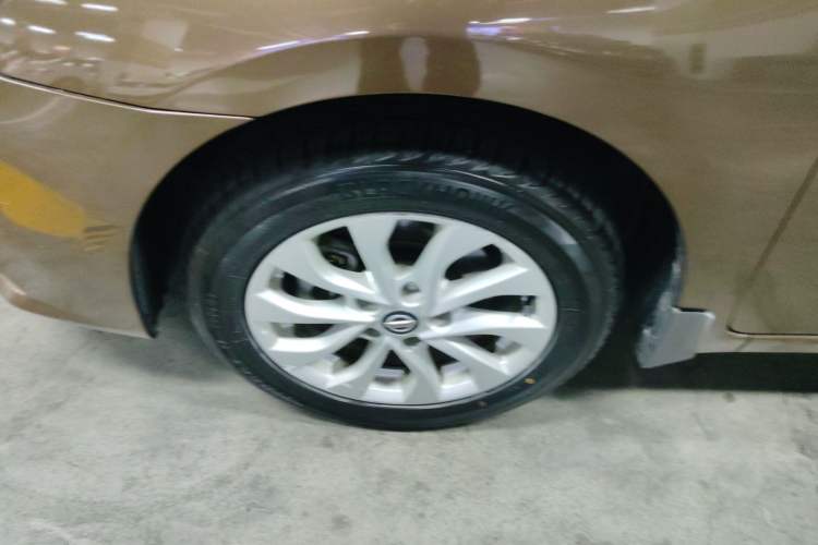 Used Nissan Sylphy 2019 1.6XV CVT Smart Connect Luxury Edition China VI Standard Exterior 4