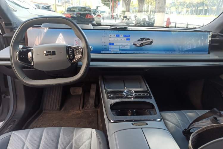 Used Geely Galaxy E8 2025 700 km Long-Range Intelligent Driving Version