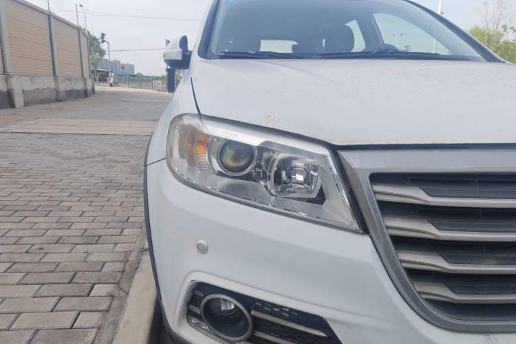 Used Haval H6 2015 Revised Version Sport Edition 1.5T Manual Transmission Two-Wheel Drive Elite Grade Right Front Headlight