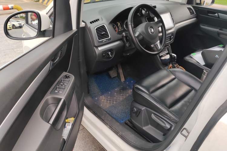 Used Volkswagen Sharan 2012 2.0 TSI Standard Version Euro IV Driver Seat