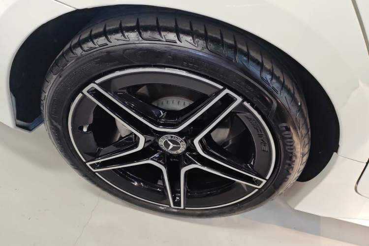 Used Mercedes-Benz CLS 2022 CLS 300 Luxury Model Right Rear Wheel Hub