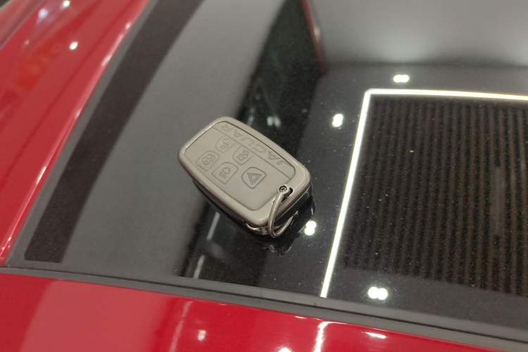 Used Jaguar XE 2017 2.0T 200 PS R-Sport