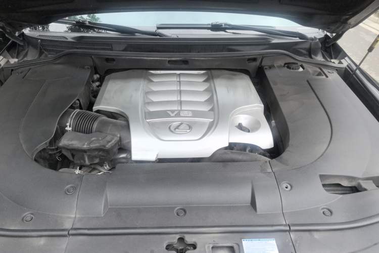 Used Lexus LX 2013 570
