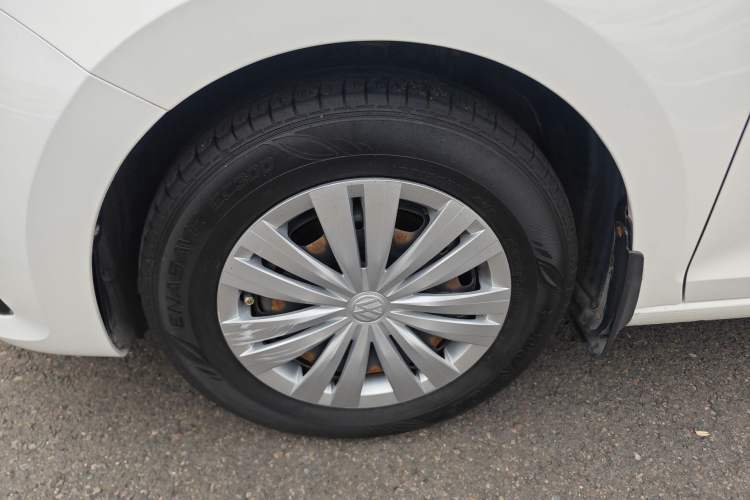 Used Volkswagen Santana 2016 1.6L Manual Fashion Edition Left Front Wheel Hub