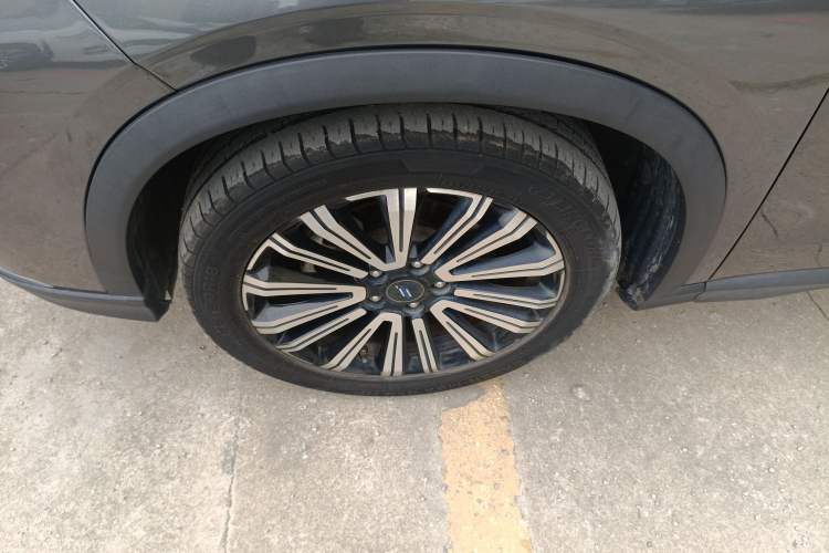 Used CHANGAN OSHAN X5 2021 Revised Version 1.5T DCT Luxury Edition Left Front Wheel Hub