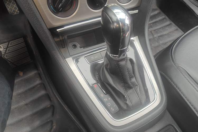 Used Volkswagen Lavida 2013 1.4TSI DSG Comfort Edition