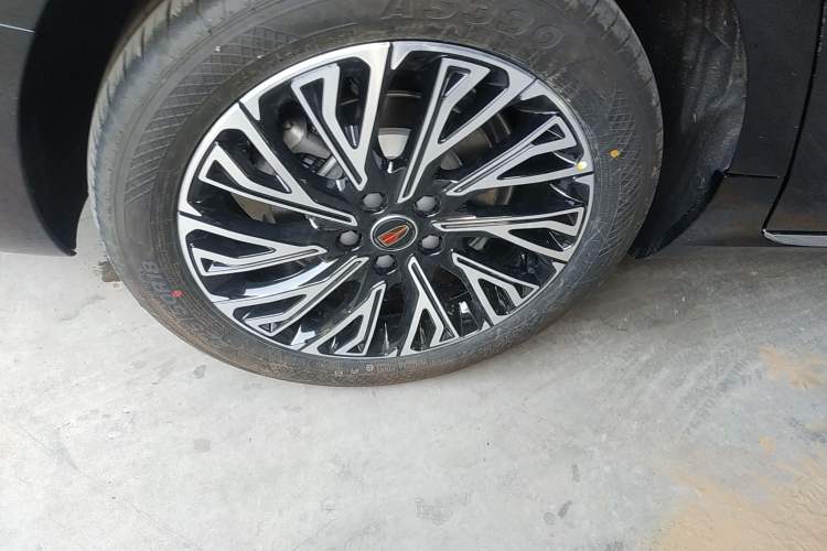 Used Hongqi H5 2025 2.0T Automatic Flag Edition – 500 000 Units Commemorative Version