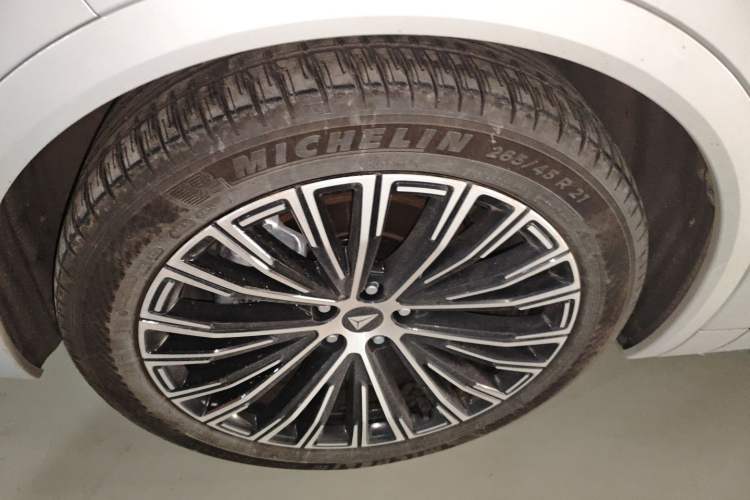 Used Deepal S09 2025 Four-Wheel Drive Ultra+ Custom Edition
