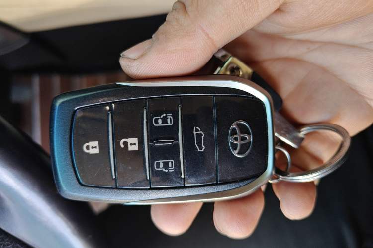 Used Toyota Vellfire 2020 Dual-Engine 2.5L HV Prestige Edition Vehicle Key