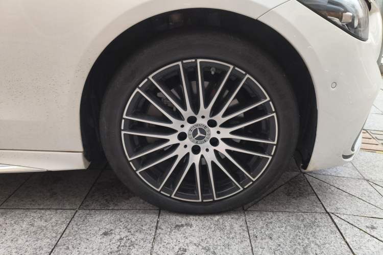 Used Mercedes-Benz C-Class 2023 Revised C 200 L Sport Edition Right Front Wheel Hub