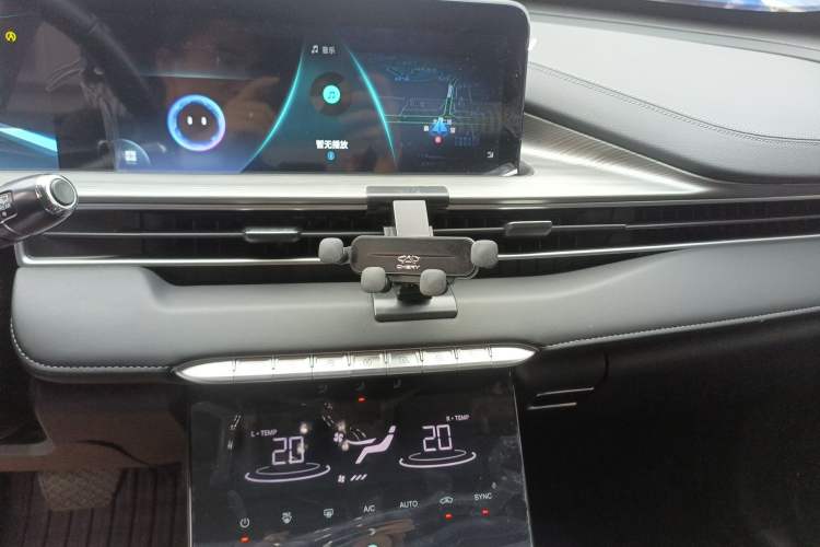 Used Chery Tiggo 8 PLUS 2022 290TGDI DCT Haoting Edition+ Audio And AC Panel