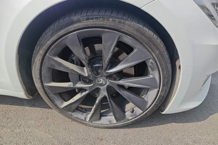 Used Tesla Model S 2019 Long-Range Version
