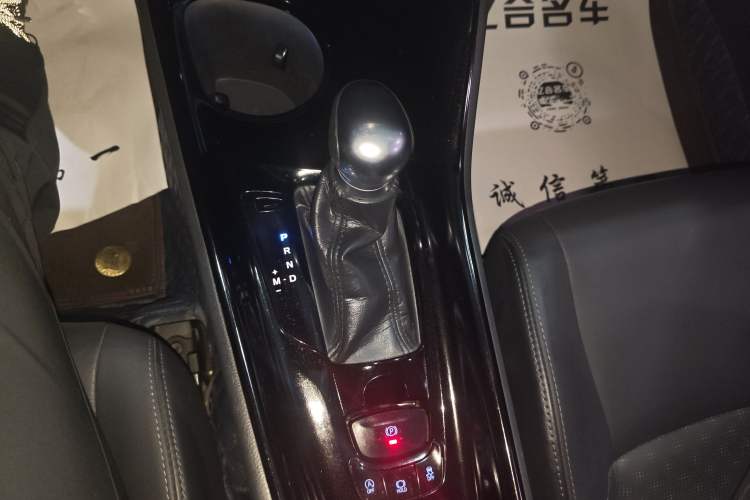 Used Toyota IZOA 2018 2.0L Yichi Edition China V Standard Gear Lever