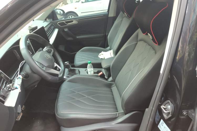 Used Volkswagen Tiguan L 2025 Model Outstanding Version 330TSI Automatic Two-Wheel Drive R-Line Longyao Edition Left Front Seat