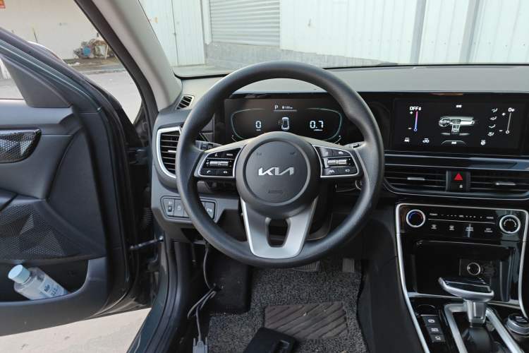 Used Kia Seltos 2023 1.5L CVT Luxury Edition
