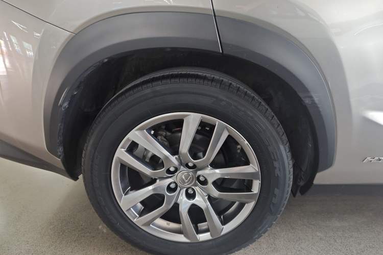 Used Lexus NX 2015 300h All-Wheel-Drive Fēngzhì Edition Right Rear Wheel Hub