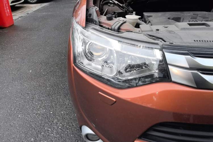 Used Mitsubishi Outlander 2014 2.4L 4x4 Deluxe Value Edition 5 Seats