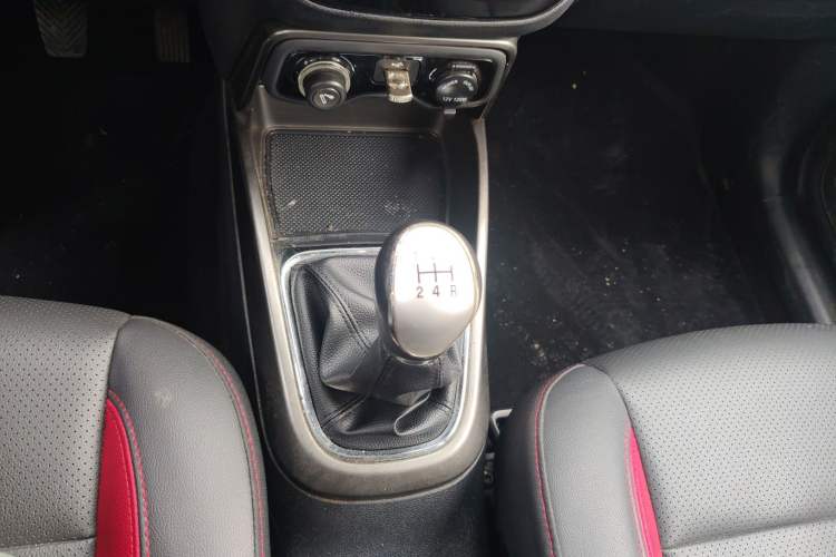 Used CHANGAN CS15 2016 1.5L Manual Fashion Edition
